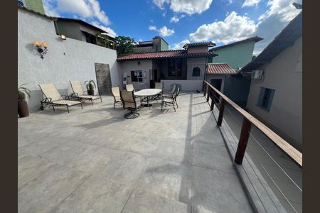 Casa para alugar com 310m², 4 quartos e 4 vagas