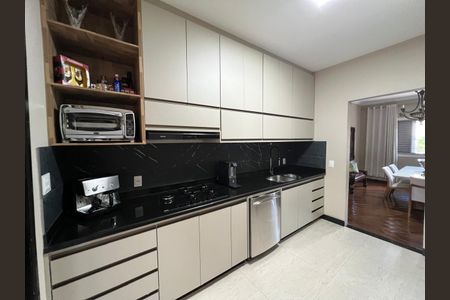 Casa para alugar com 310m², 4 quartos e 4 vagas