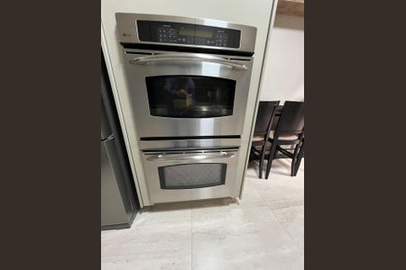 Casa para alugar com 310m², 4 quartos e 4 vagas