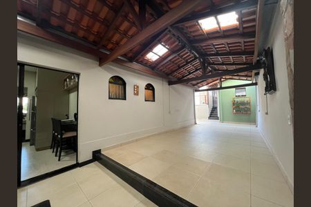 Casa para alugar com 310m², 4 quartos e 4 vagas