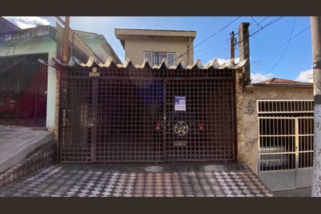 Casa à venda com 400m², 3 quartos e 2 vagas Casa à venda com 400m², 3 quartos e 2 vagasFachada e Placa