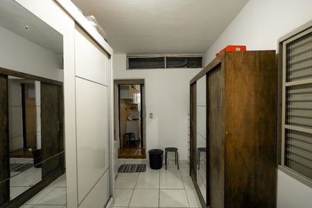 Casa à venda com 400m², 3 quartos e 2 vagas Casa à venda com 400m², 3 quartos e 2 vagasSuíte