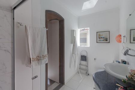 Casa à venda com 270m², 3 quartos e 2 vagasBanheiro da Suíte 1