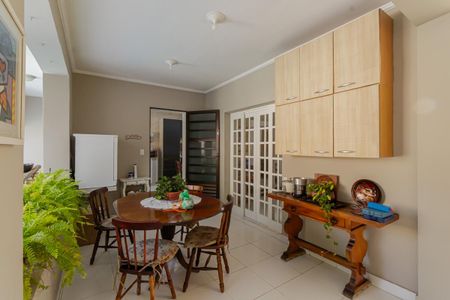 Casa à venda com 270m², 3 quartos e 2 vagasChurrasqueira