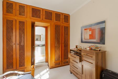 Casa à venda com 270m², 3 quartos e 2 vagasSuíte 1