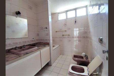 Casa à venda com 446m², 4 quartos e 4 vagas
