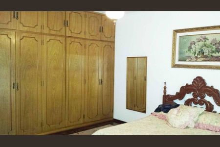 Casa à venda com 410m², 3 quartos e 4 vagas