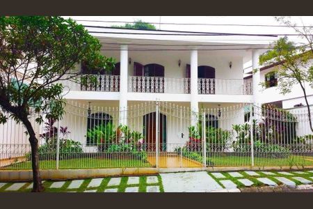 Casa à venda com 410m², 3 quartos e 4 vagas