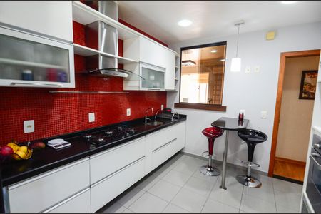 Apartamento à venda com 98m², 2 quartos e sem vaga Apartamento à venda com 98m², 2 quartos e sem vagaCozinha