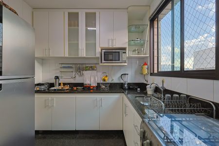 Apartamento à venda com 96m², 3 quartos e 2 vagasCozinha