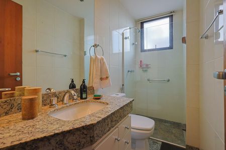 Apartamento à venda com 96m², 3 quartos e 2 vagasBanheiro da Suíte