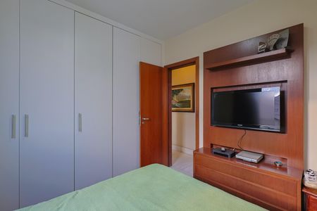 Apartamento à venda com 96m², 3 quartos e 2 vagasQuarto 2