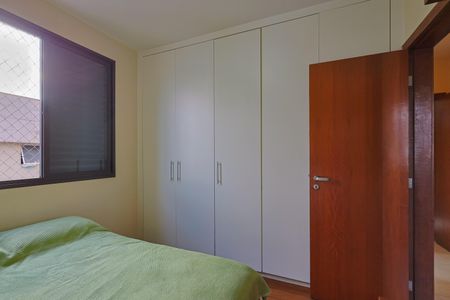 Apartamento à venda com 96m², 3 quartos e 2 vagasQuarto 2