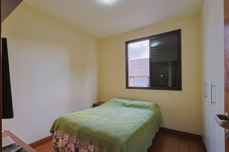 Apartamento à venda com 96m², 3 quartos e 2 vagasQuarto 2