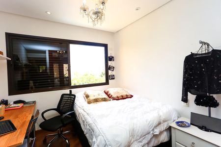 Apartamento à venda com 240m², 4 quartos e 4 vagas Apartamento à venda com 240m², 4 quartos e 4 vagasQuarto 3