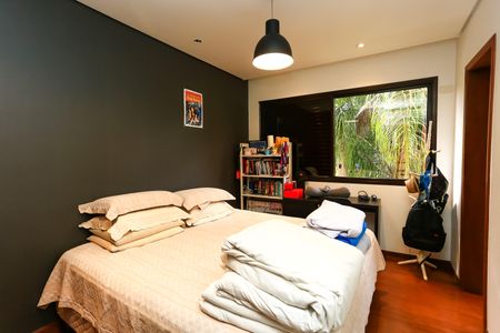 Apartamento à venda com 240m², 4 quartos e 4 vagas Apartamento à venda com 240m², 4 quartos e 4 vagasQuarto 2