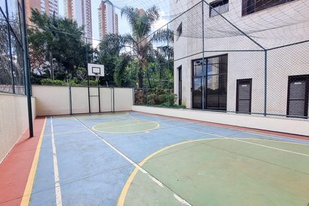 Apartamento à venda com 240m², 4 quartos e 4 vagas Apartamento à venda com 240m², 4 quartos e 4 vagasÁrea comum