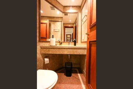 Apartamento à venda com 240m², 4 quartos e 4 vagas Apartamento à venda com 240m², 4 quartos e 4 vagasLavabo