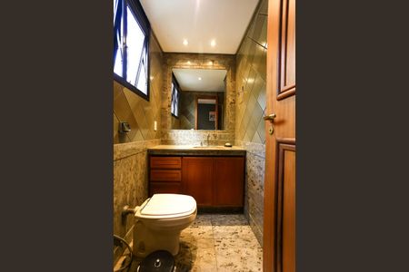 Apartamento à venda com 240m², 4 quartos e 4 vagas Apartamento à venda com 240m², 4 quartos e 4 vagasBanheiro do Quarto 2