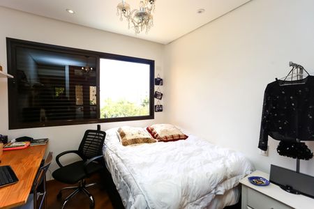 Apartamento à venda com 240m², 4 quartos e 4 vagas Apartamento à venda com 240m², 4 quartos e 4 vagasQuarto 3