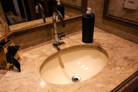 Apartamento à venda com 240m², 4 quartos e 4 vagas Apartamento à venda com 240m², 4 quartos e 4 vagasLavabo