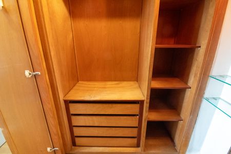 Apartamento para alugar com 105m², 3 quartos e 1 vaga Apartamento para alugar com 105m², 3 quartos e 1 vagaCloset da Suíte