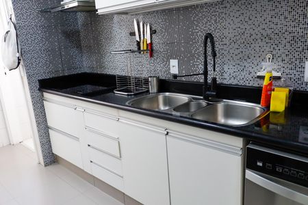 Apartamento à venda com 187m², 3 quartos e 4 vagas Apartamento à venda com 187m², 3 quartos e 4 vagasCozinha