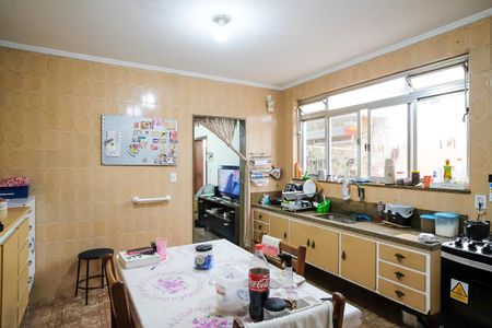 Casa à venda com 124m², 3 quartos e 2 vagasCozinha