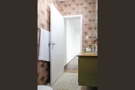 Casa à venda com 124m², 3 quartos e 2 vagasBanheiro da suíte