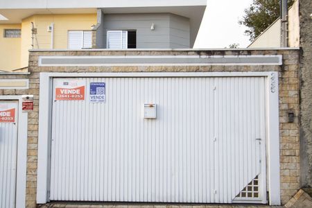 Casa à venda com 118m², 3 quartos e 2 vagasFachada