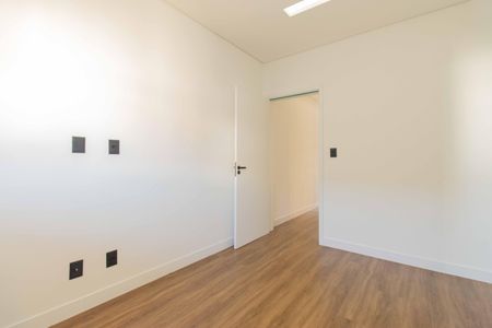 Casa à venda com 192m², 4 quartos e 2 vagasSuíte 1