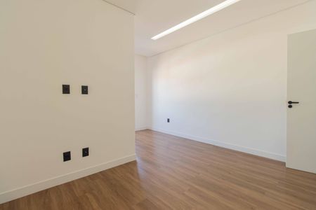 Casa à venda com 192m², 4 quartos e 2 vagasSuíte 2