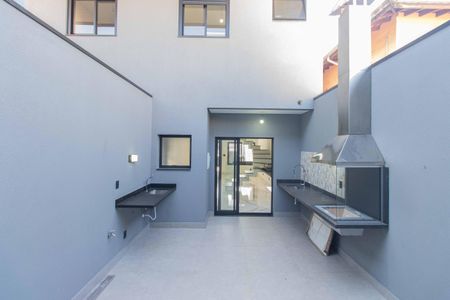 Casa à venda com 192m², 4 quartos e 2 vagasÁrea comum e área de serviço