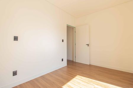 Casa à venda com 192m², 4 quartos e 2 vagasQuarto 2