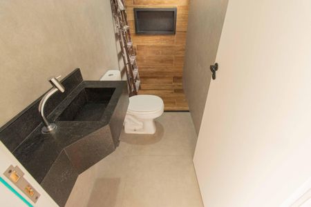 Casa à venda com 192m², 4 quartos e 2 vagasBanheiro