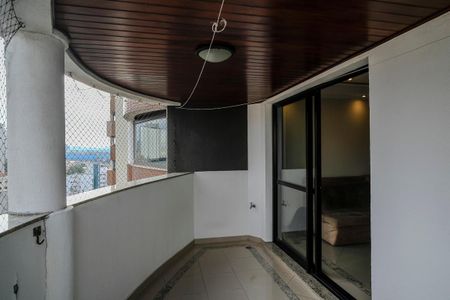 Apartamento à venda com 135m², 3 quartos e 2 vagasVaranda