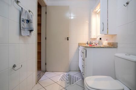 Apartamento à venda com 135m², 3 quartos e 2 vagasBanheiro da suíte 1