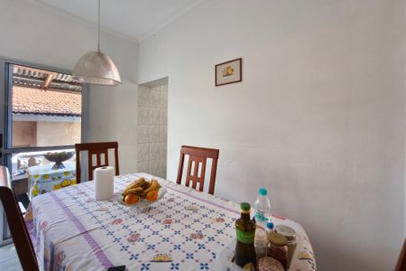 Casa à venda com 200m², 2 quartos e 4 vagas Casa à venda com 200m², 2 quartos e 4 vagasSala de Jantar