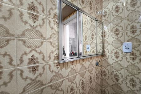 Casa à venda com 200m², 2 quartos e 4 vagas Casa à venda com 200m², 2 quartos e 4 vagasBanheiro Social