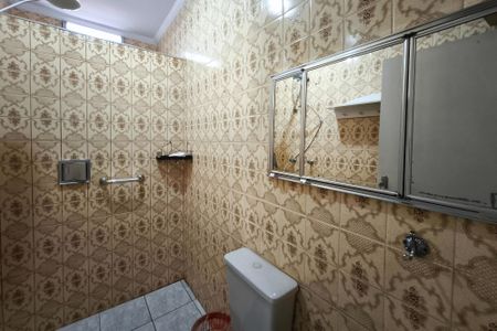Casa à venda com 200m², 2 quartos e 4 vagas Casa à venda com 200m², 2 quartos e 4 vagasBanheiro Social