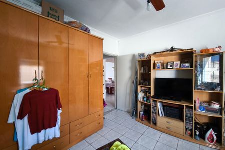 Casa à venda com 200m², 2 quartos e 4 vagas Casa à venda com 200m², 2 quartos e 4 vagasQuarto