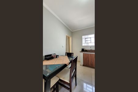 Casa à venda com 278m², 3 quartos e 3 vagasEdícula