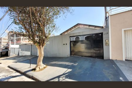 Casa à venda com 278m², 3 quartos e 3 vagasFachada