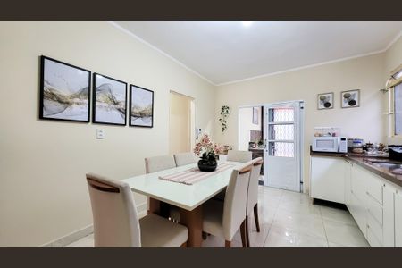 Casa à venda com 278m², 3 quartos e 3 vagasCozinha