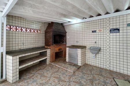Apartamento para alugar com 72m², 2 quartos e 1 vaga Apartamento para alugar com 72m², 2 quartos e 1 vagaÁrea comum - Churrasqueira