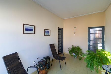 Casa à venda com 170m², 4 quartos e 1 vaga Casa à venda com 170m², 4 quartos e 1 vagaHall de entrada