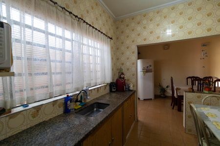 Casa à venda com 170m², 4 quartos e 1 vaga Casa à venda com 170m², 4 quartos e 1 vagaCozinha