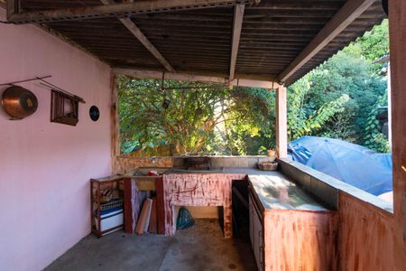 Casa à venda com 170m², 4 quartos e 1 vaga Casa à venda com 170m², 4 quartos e 1 vagaVaranda com churrasqueira