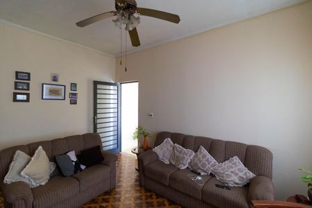 Casa à venda com 170m², 4 quartos e 1 vaga Casa à venda com 170m², 4 quartos e 1 vagaSala