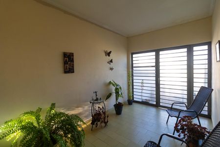 Casa à venda com 170m², 4 quartos e 1 vaga Casa à venda com 170m², 4 quartos e 1 vagaHall de entrada